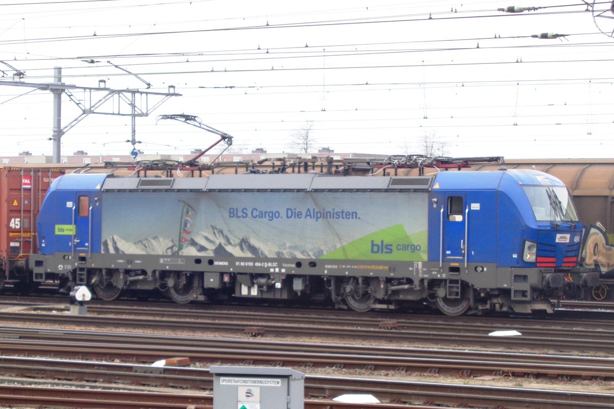 BLS 193 494 wartet in Venlo auf die weiterfahrt am 24 Mrz 2019.