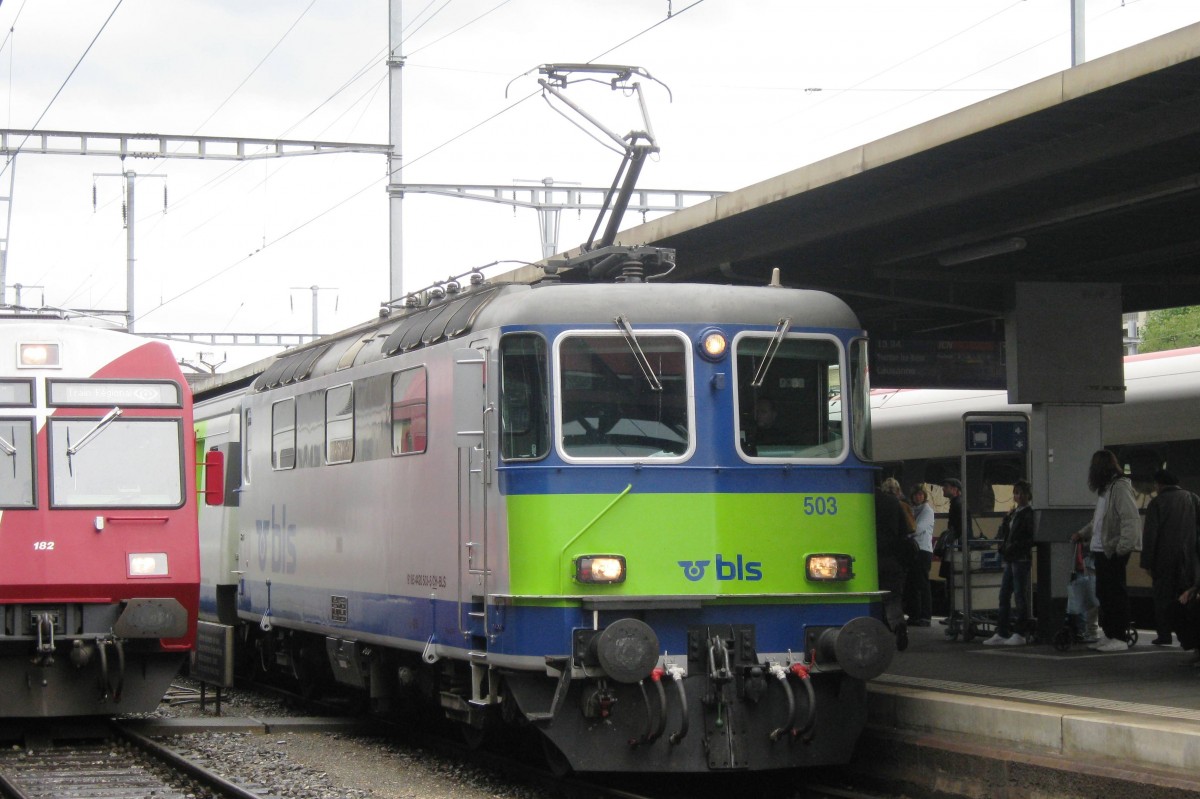 BLS 425 503 steht am 26 September 2010 in Neuchatel.