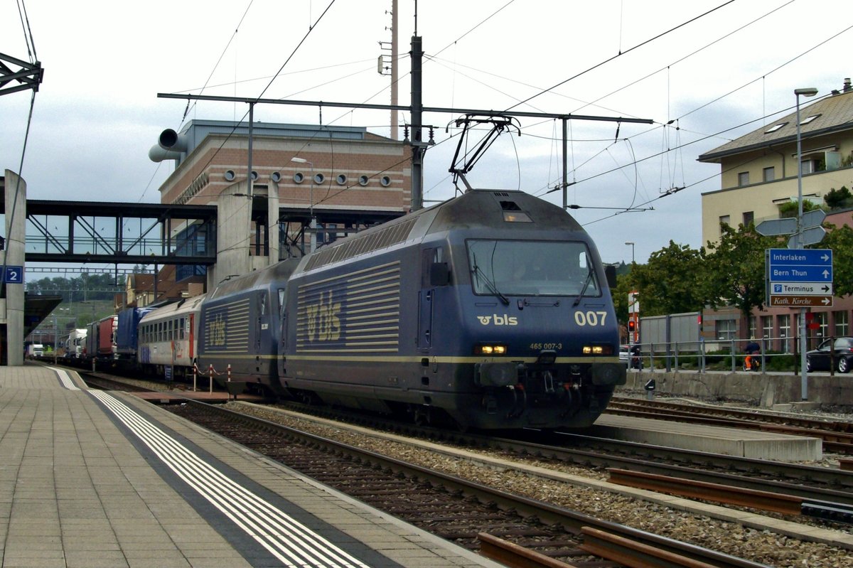 BLS 465 007 durchfahrt am 14 Mai 2010 Spiez.