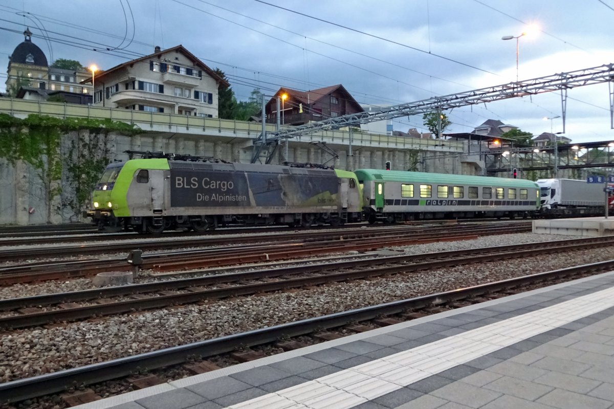 BLS 485 008 verlsst mit ein KLV SPiez am 27 Mai 2019.