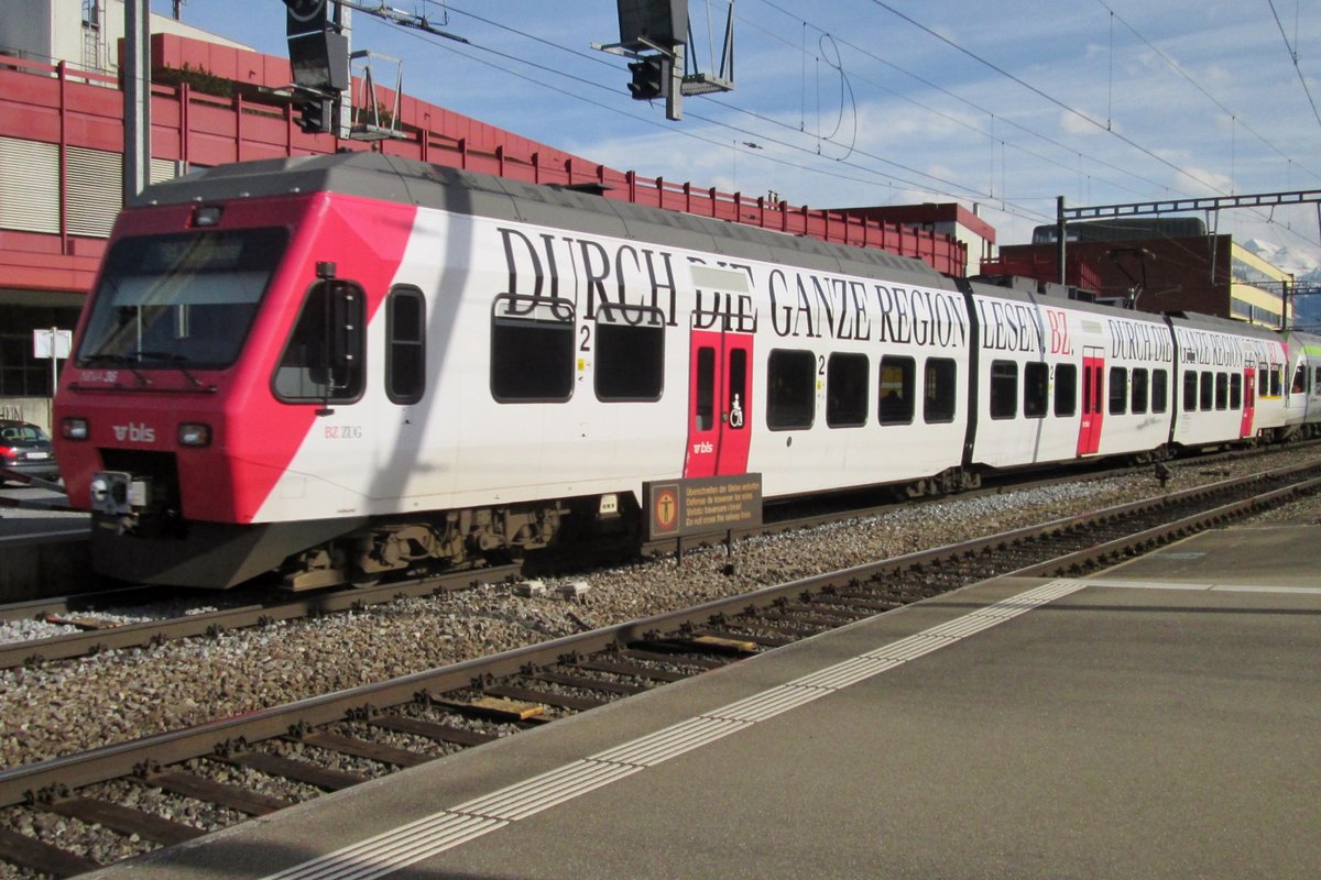 BLS 525 036 verlässt Thun am 23 März 2017.