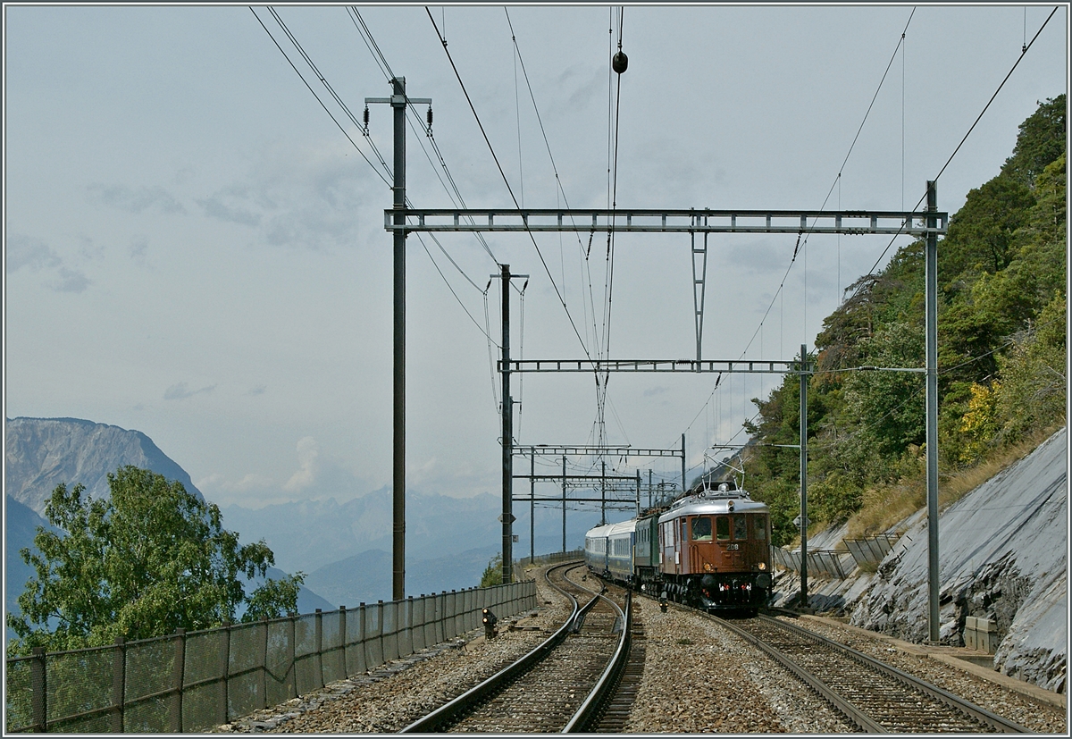 BLS Ae 6/8 208 und SBB Ae 4/7 mit ienem Extrazug zum BLS Jubilum in Hohtenn.
7. Sept. 2013