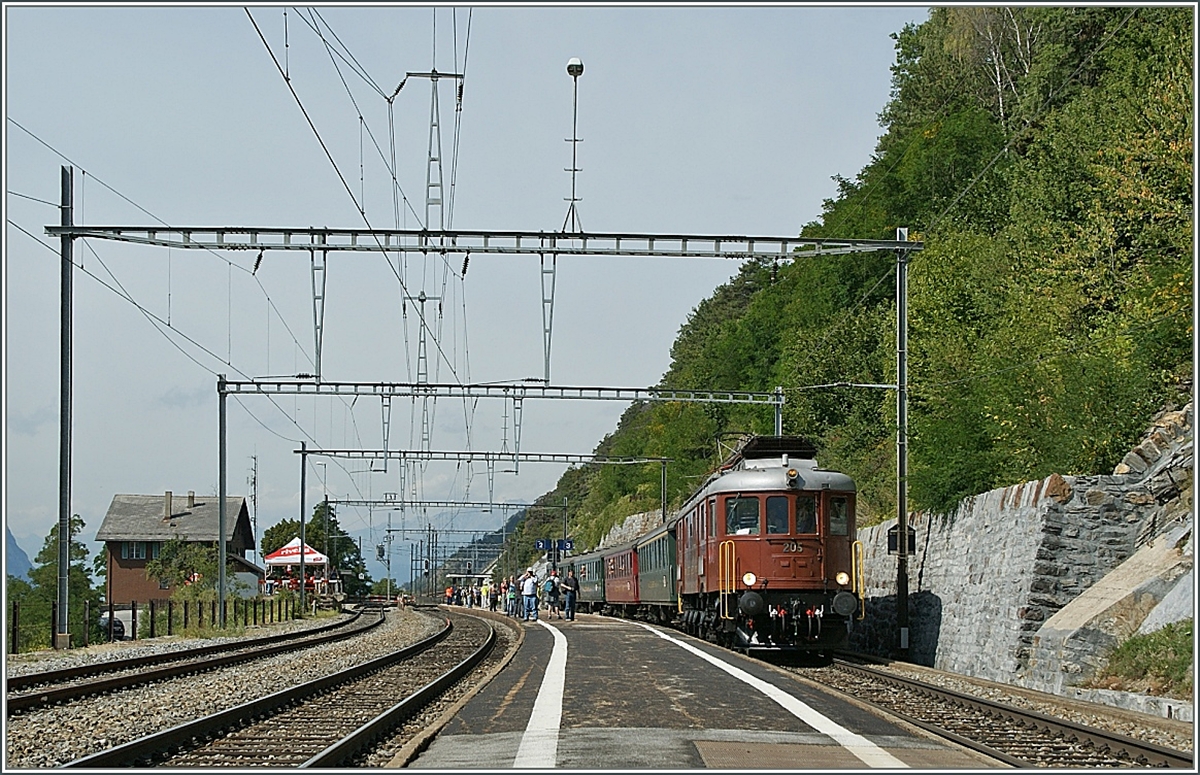 BLS Südrampenfest mit der Ae 6/8 beim Halt in Hohtenn.
7. Sept. 2013