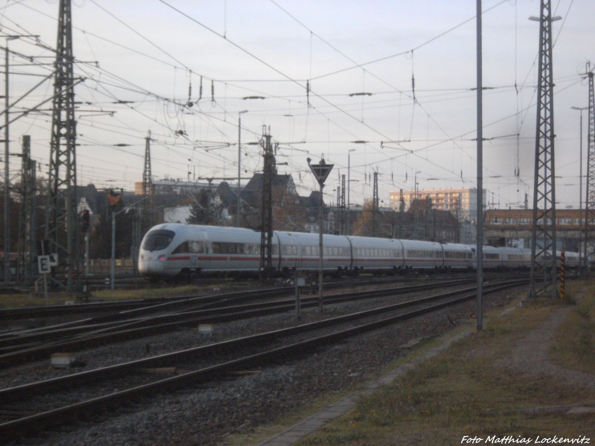 BR 411 beim einfahren in den Bahnhof Halle (Saale) Hbf am 23.11.14