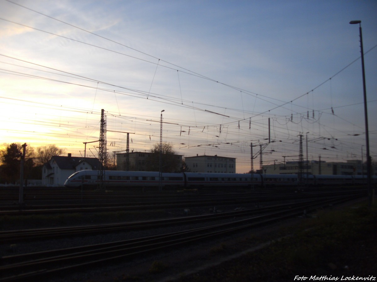 BR 411 beim einfahren in den Bahnhof Halle (Saale) Hbf am 23.11.14