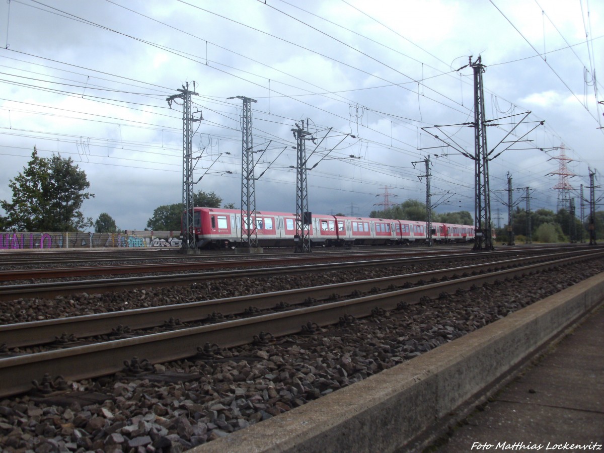 BR 474 kurz vor der S-Bahn Station Hamburg Harburg am 31.8.13