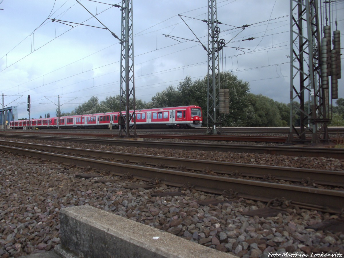 BR 474 kurz vor der S-Bahn Station Hamburg Harburg am 31.8.13