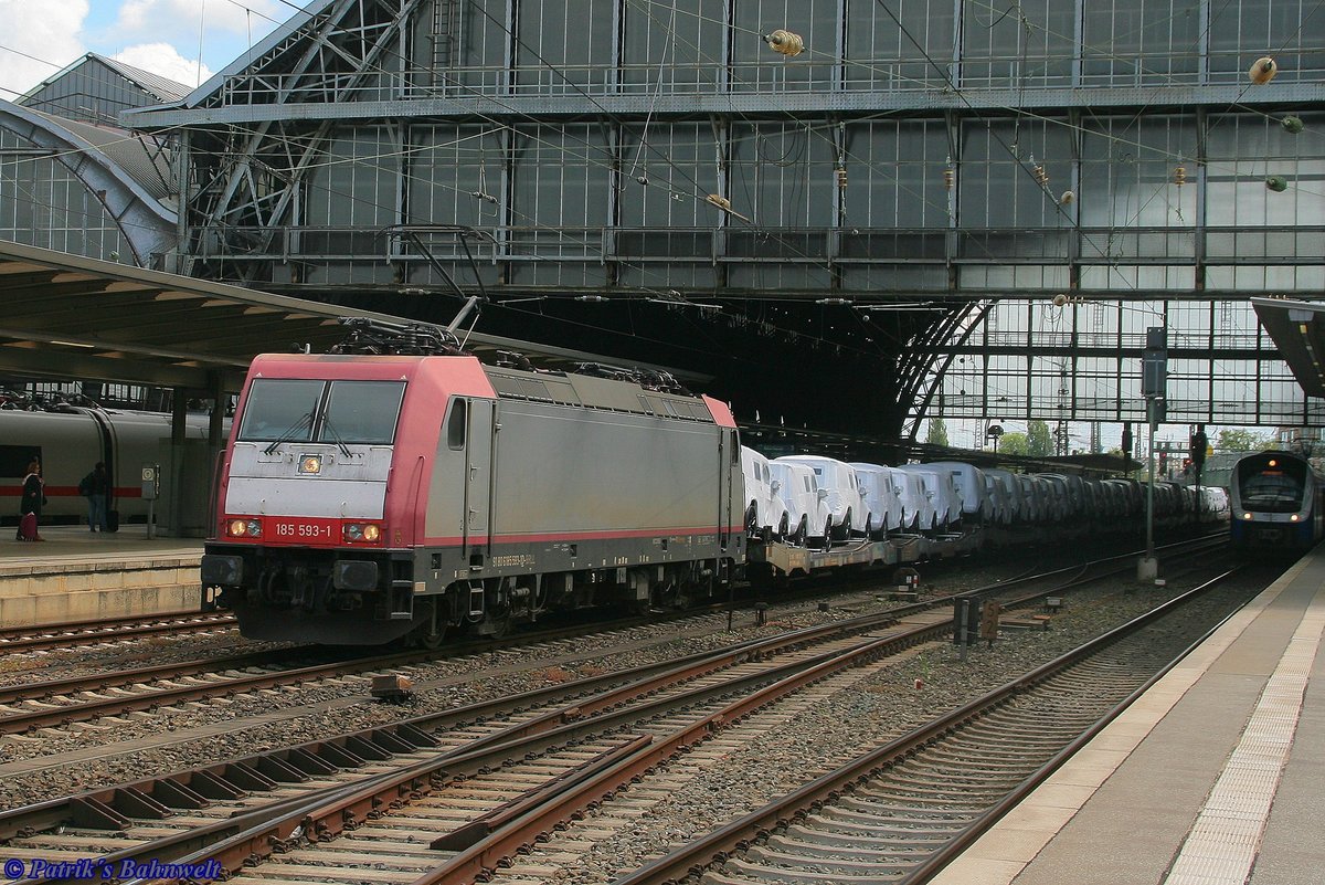 BRLL 185 593 mit Autotransportzug am 07.05.2019 in Bremen Hbf Richtung Norden