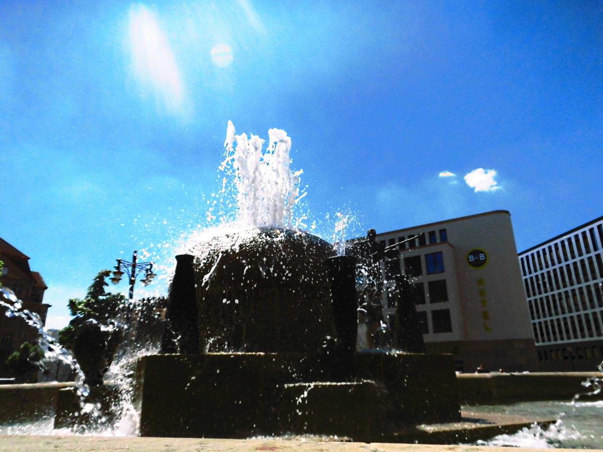 Brunnen auf dem Hallmarkt in Halle (Saale) am 14.6.17