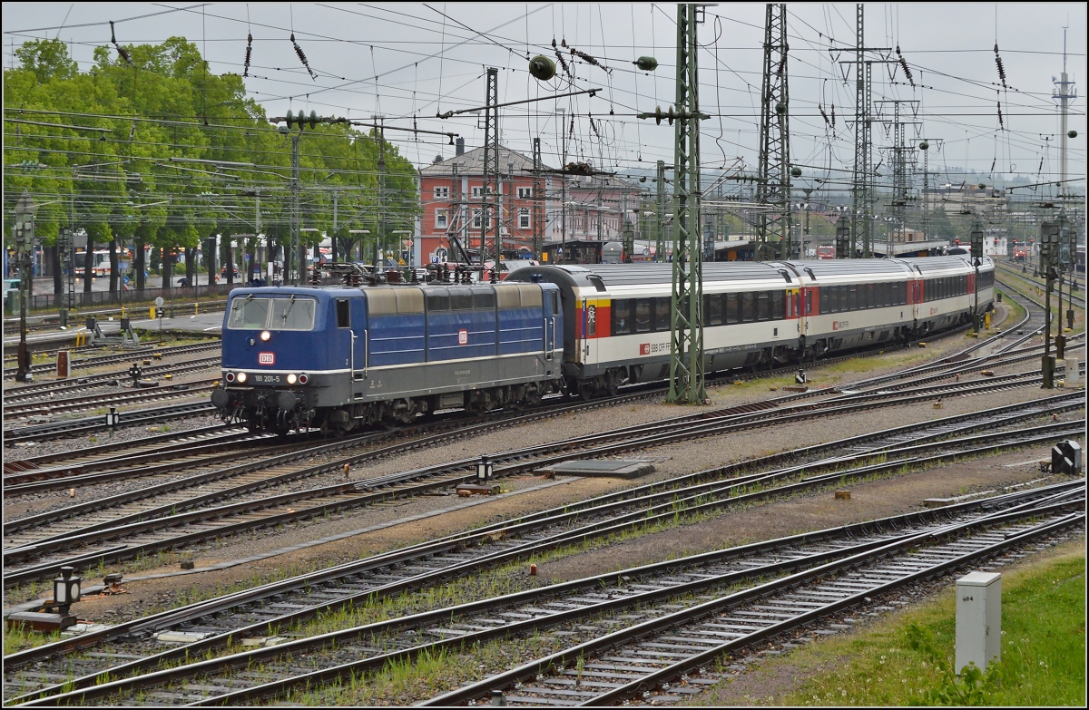 Bunter Tag in Singen. Bilder sind nur kurzfristig online, kommen dann neu sortiert später wieder. April 2014.