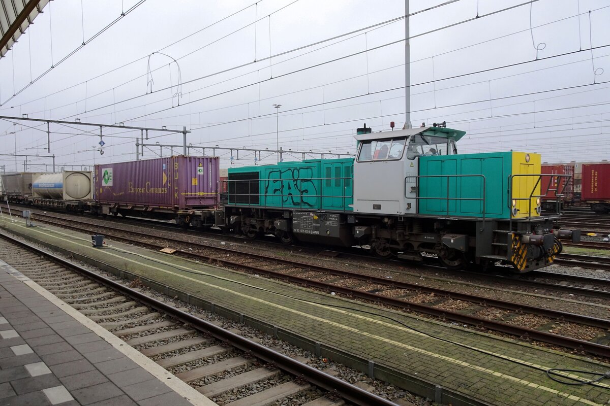 CapTrain 1796/275 632 steht am 17.Dezember 2021 in Venlo.