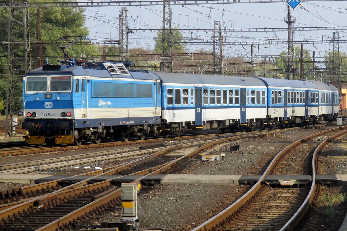 CD 162 086 schiebt ein Rychlyk aus Kolín aus am 15 September 2018. 