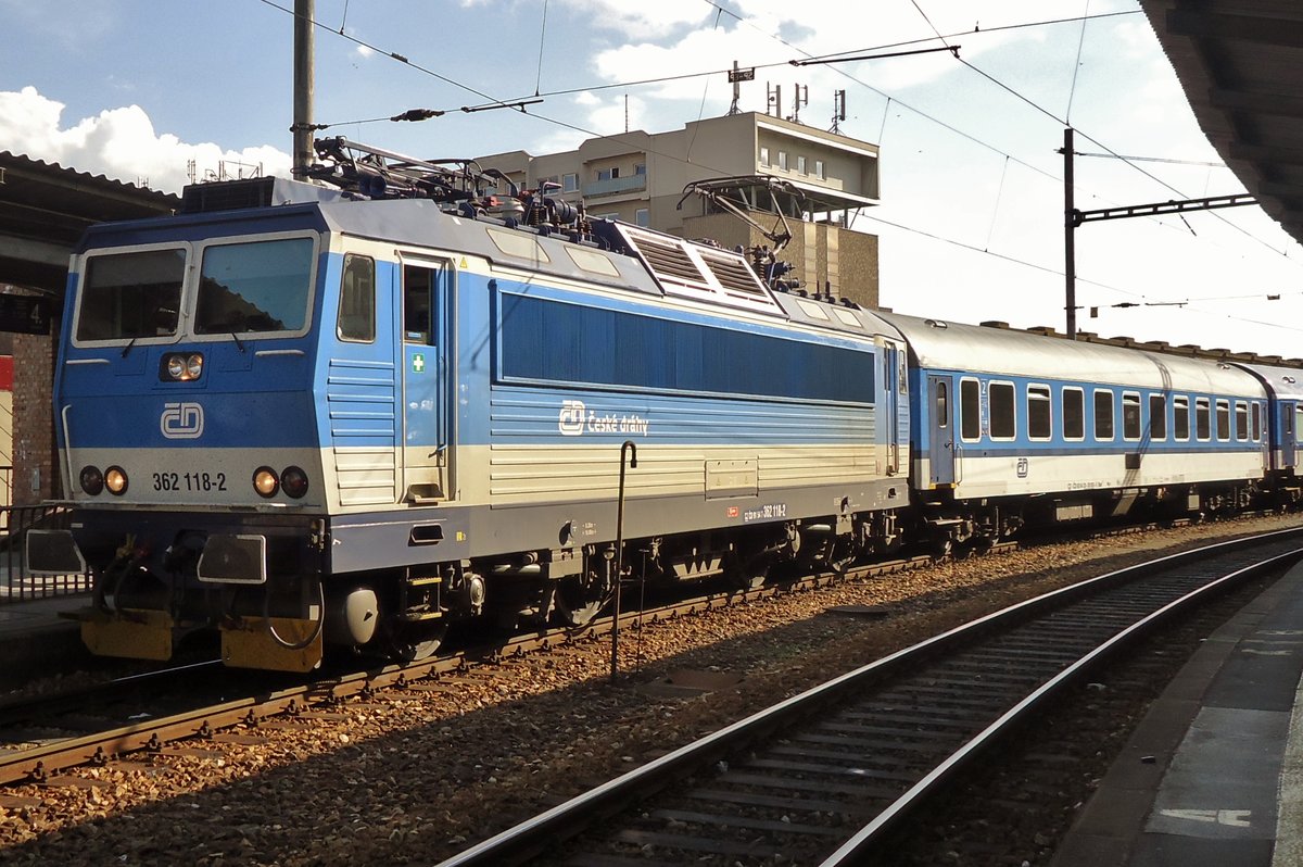 CD 362 118 ist mit +70 (dank einer Signalstörung bei Vranovice) in Brno hl.n. eingefahren am 2 Juni 2016.