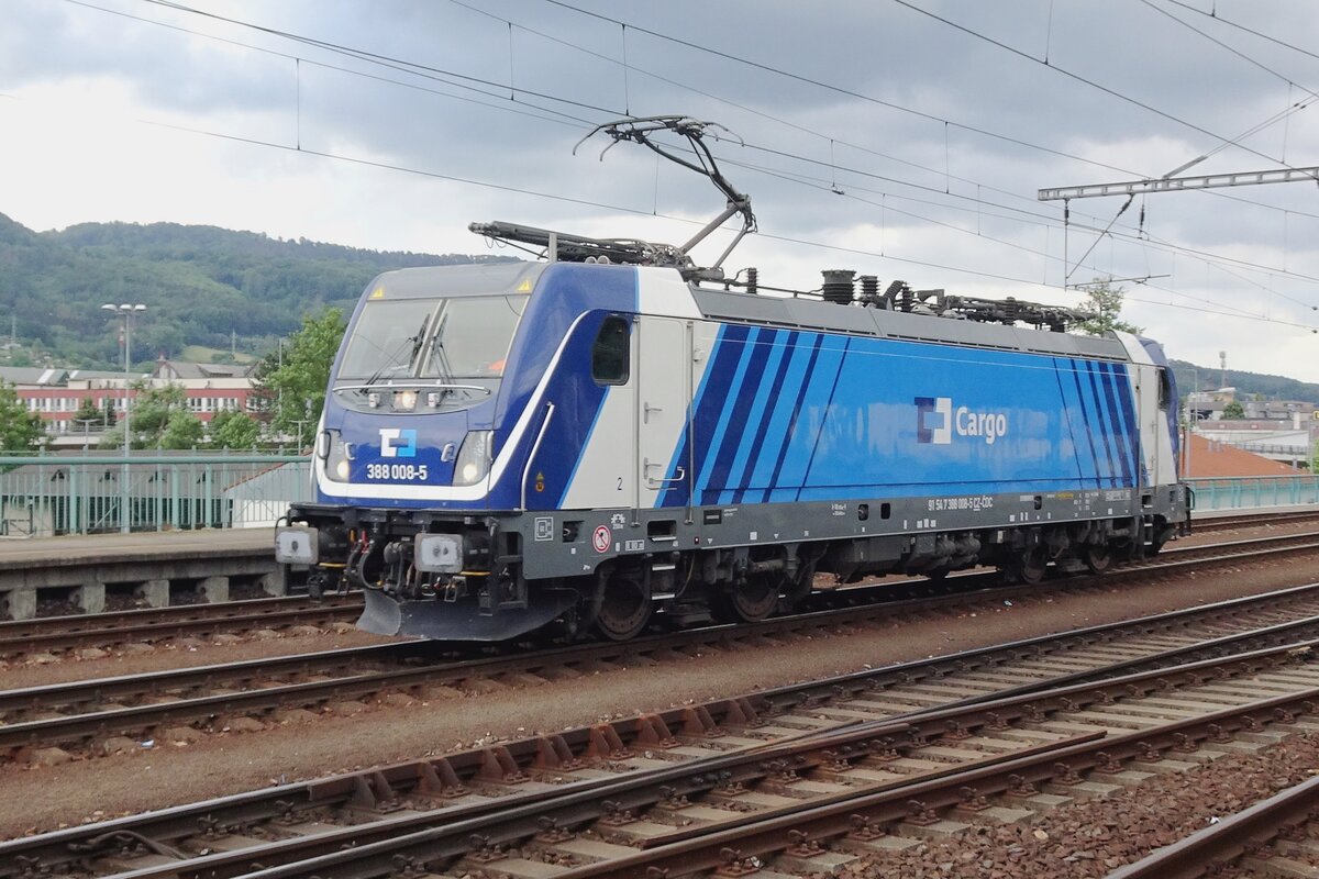 CD cargo 388 008 durchfahrt solo Decin hl.n. am 9 Juni 2022.