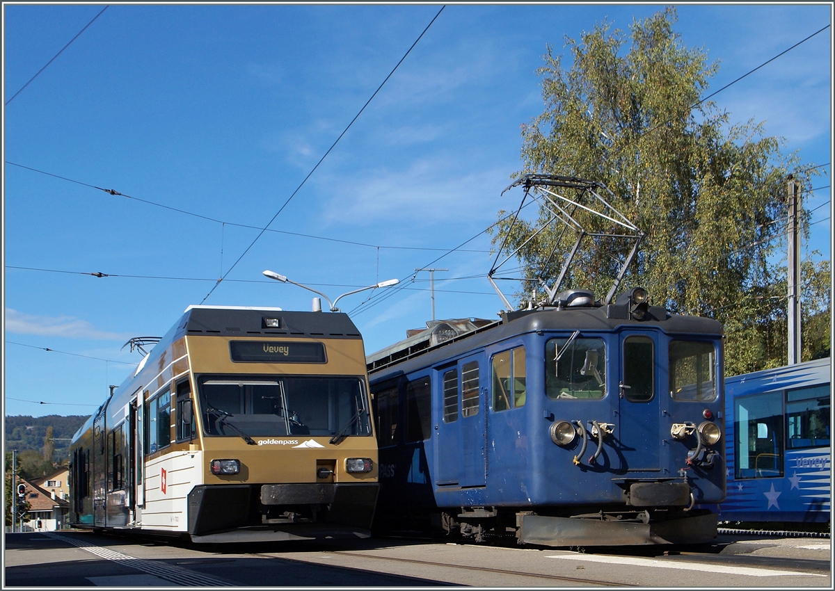 CEV GTW Be 2/6 7003  Blonay  und MOB BDe 4/4 3004 in Blonay.
14. Okt. 2014