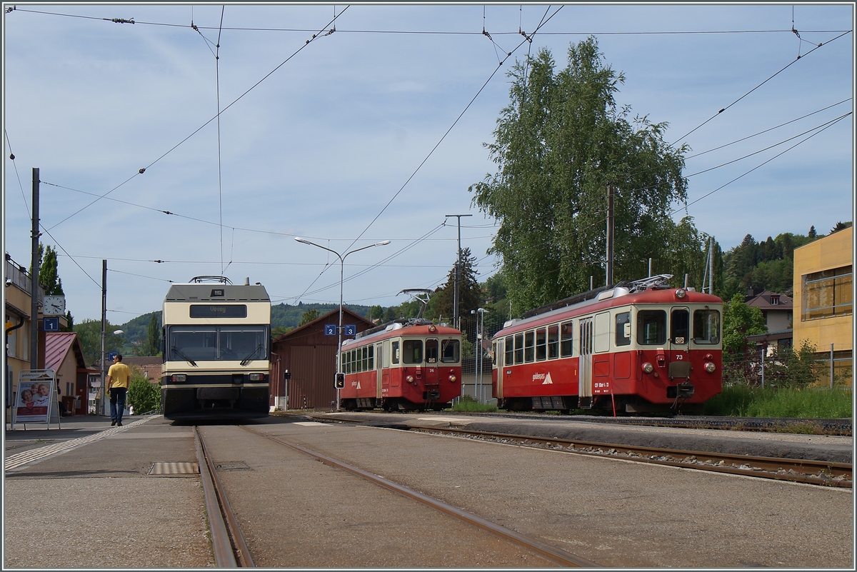 CEV GTW Be 2/6 und BDeh 2/4 74 und 73 in Blonay.
7. Mai 2015