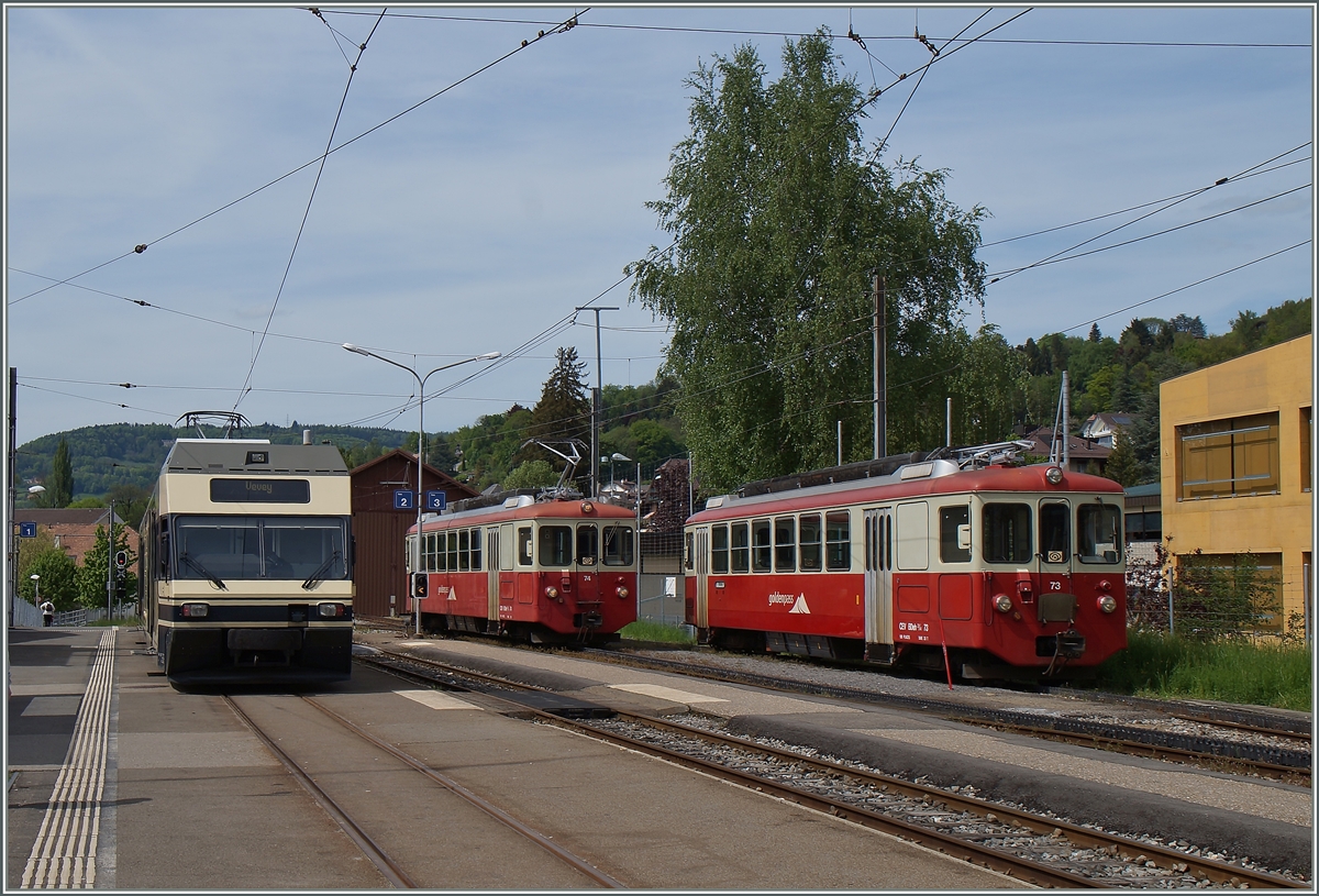 CEV GTW Be 2/6 und BDeh 2/4 74 und 73 in Blonay. 
7. Mai 2015  