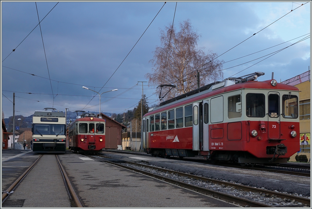 CEV MVR GTw 2/6 sowei die beiden BDeh 2/4 73 und 74 in Blonay.
19. Feb. 2016
