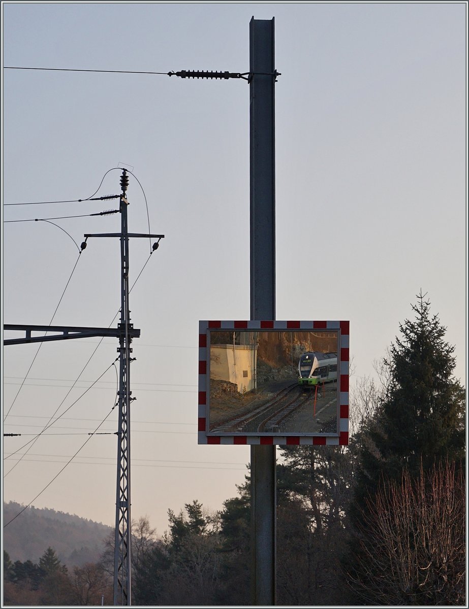 Chambrelien: (Bild 1)
Der Zug kommt...
18. März 2016