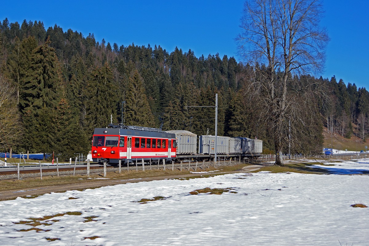 CJ Gterverkehr: Kehrichtzug mit Be 4/4 616 ex FW zwischen Saignelegier und Le Noirmont unterwegs am 12. Mrz 2015.
Foto: Walter Ruetsch