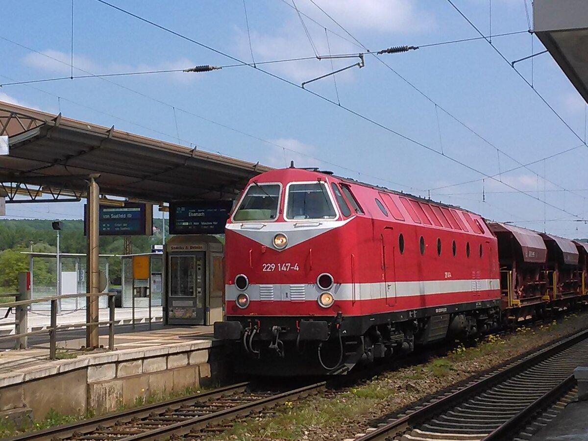 CLR 229 147-4 am 19.05.2017 beim Betriebshalt in Naumburg (S) Hbf. (Foto: Wolfgang Krolop)
