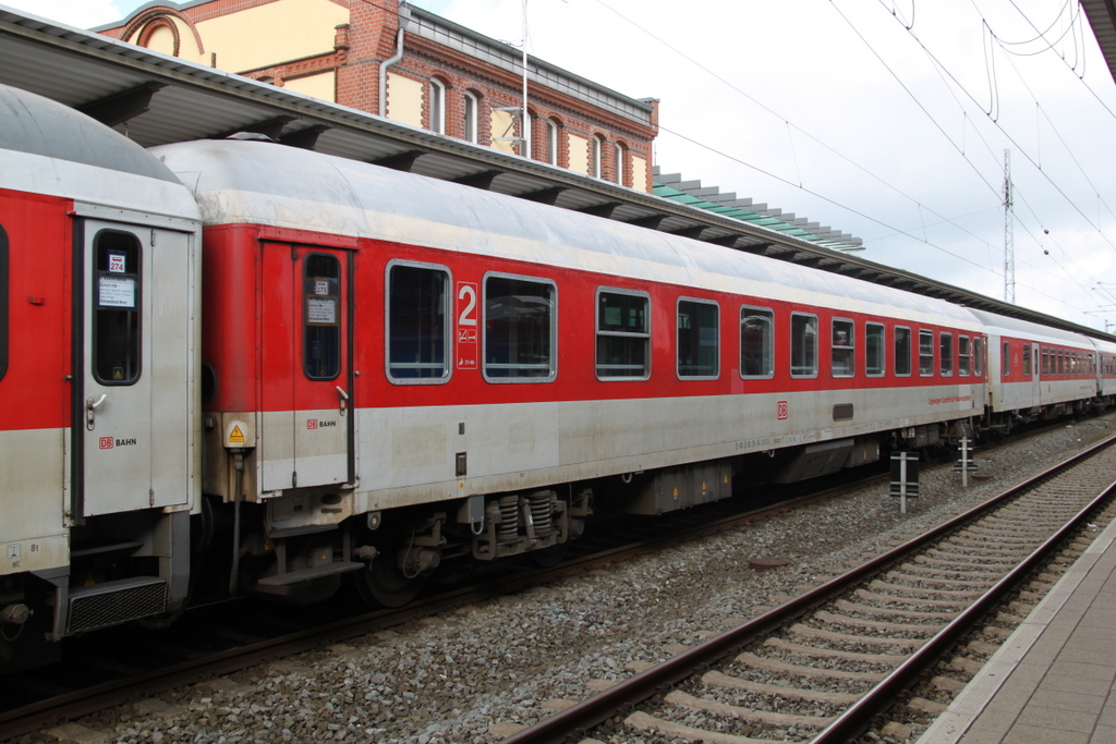 CNL-Wagen Bvcmbz 249.1 stand am 18.06.2016 im Rostocker Hbf.