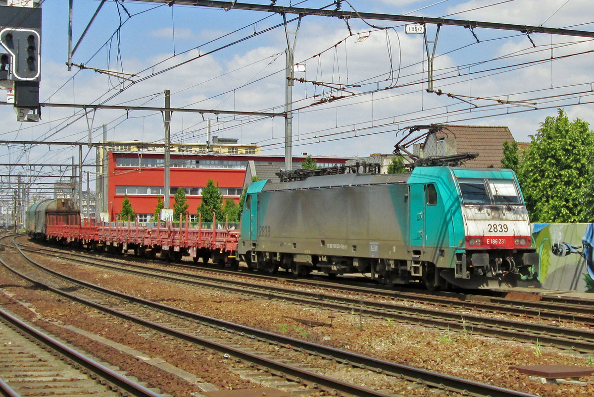 CoBRa 2839 durchfahrt am 6 Mai 2015 Antwerpen-Berchem.