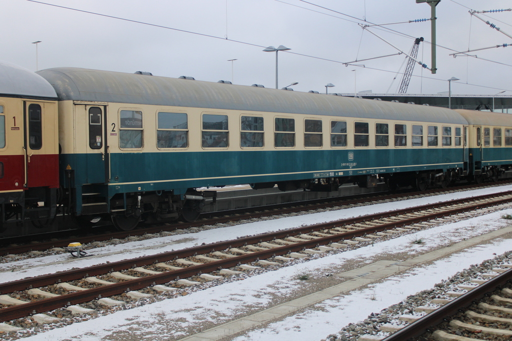 D-DB 51 80 22-90 489-1 BM 235 stand am 10.12.2022 in Warnemünde.