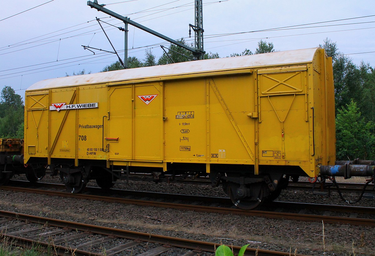 D-HFW 40 80 1501 001-5, Gattung G, H.F Wiebe Privatbauwagen 708 (REV/110/10.02.12) eingereiht in einen Bauzug der am 24.07.2015 in Jbek stand.