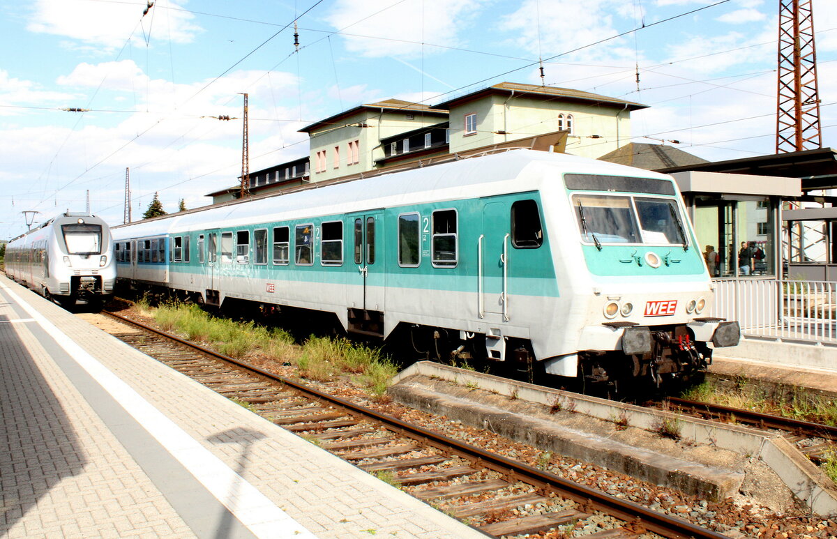 D-WEE 50 80 80-34 156-5 Bnrbdzf 480.2 mit der RB 31946 (Abellio Ersatzverkehr) von Halle (S) Hbf nach Saalfeld (S), am 13.07.2022 in Naumburg (S) Hbf.