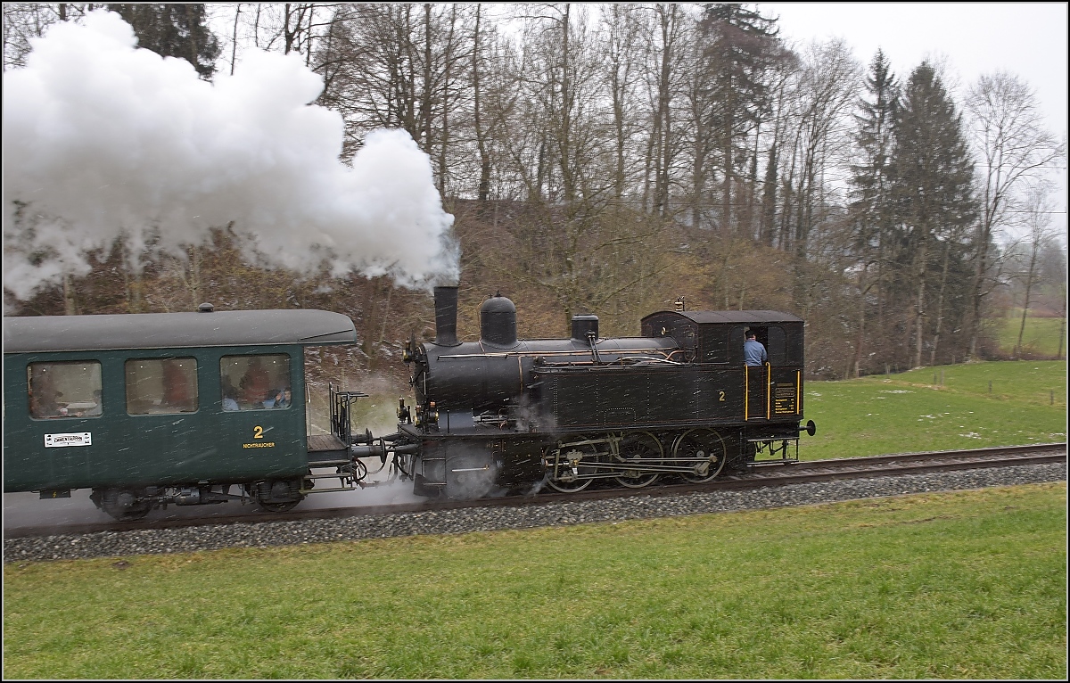 Dampflok Ed 3/4 Nr. 2 der Solothurn-Münster-Bahn bei Mussachen. Betreut wird die Lok durch den Verein historische Emmentalbahn. Februar 2018. 