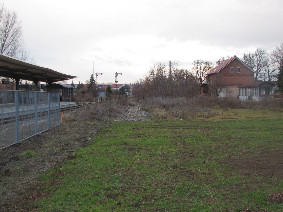 Das abgetrennte fr�here Gleis 5, am 25.12.2013 in Laucha.