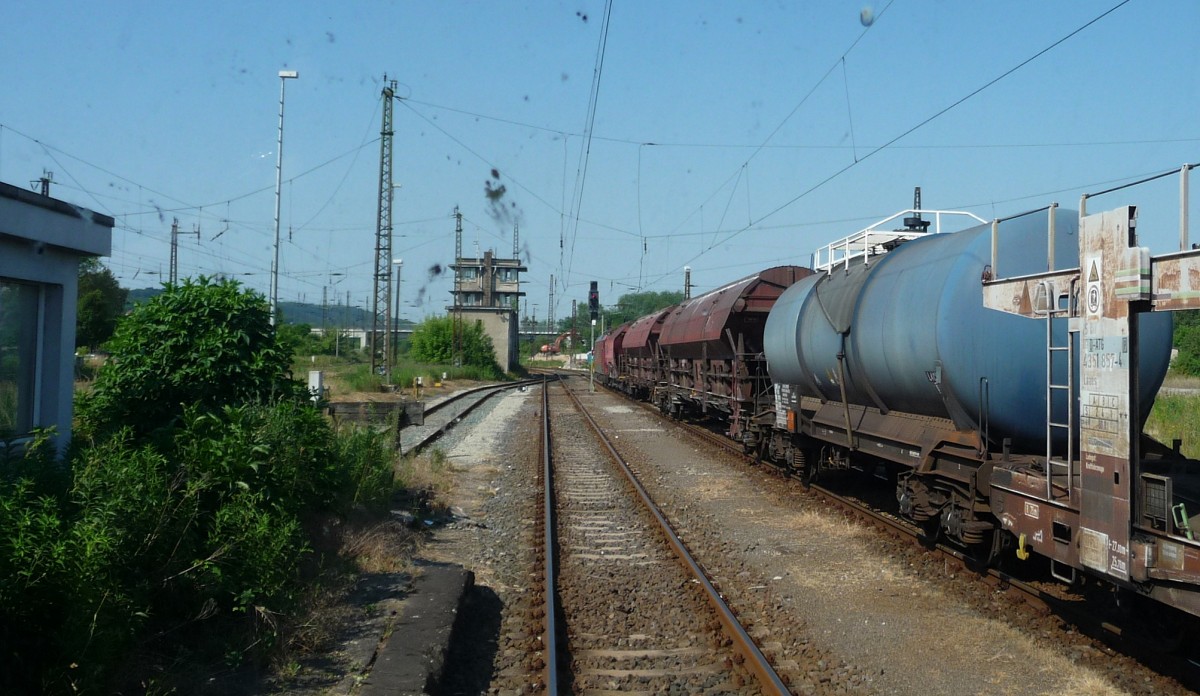 Das Abstellgleis 43 und Gleis 5 am 29.06.2010 in Naumburg Hbf.