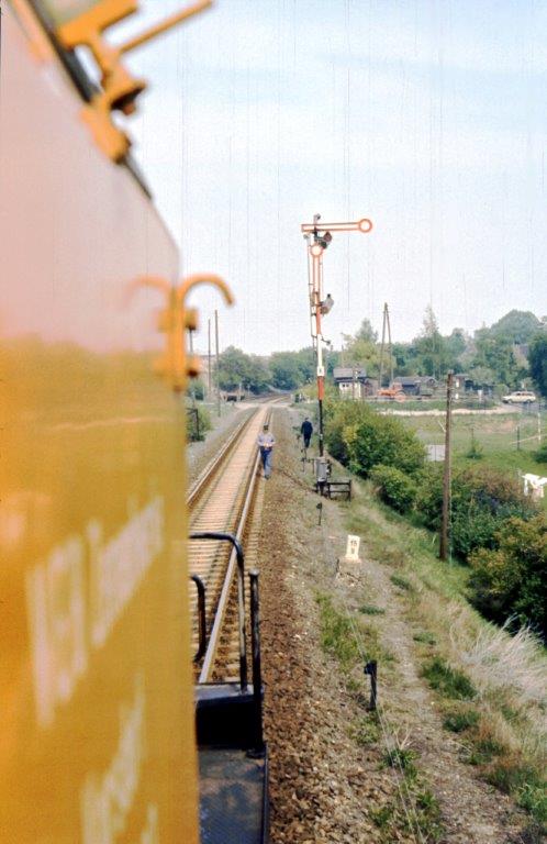 Das Einfahrstsignal von Querfurt aus Richtung Vitzenburg am 08.05.1981. (Foto: Klaus Pollm�cher)