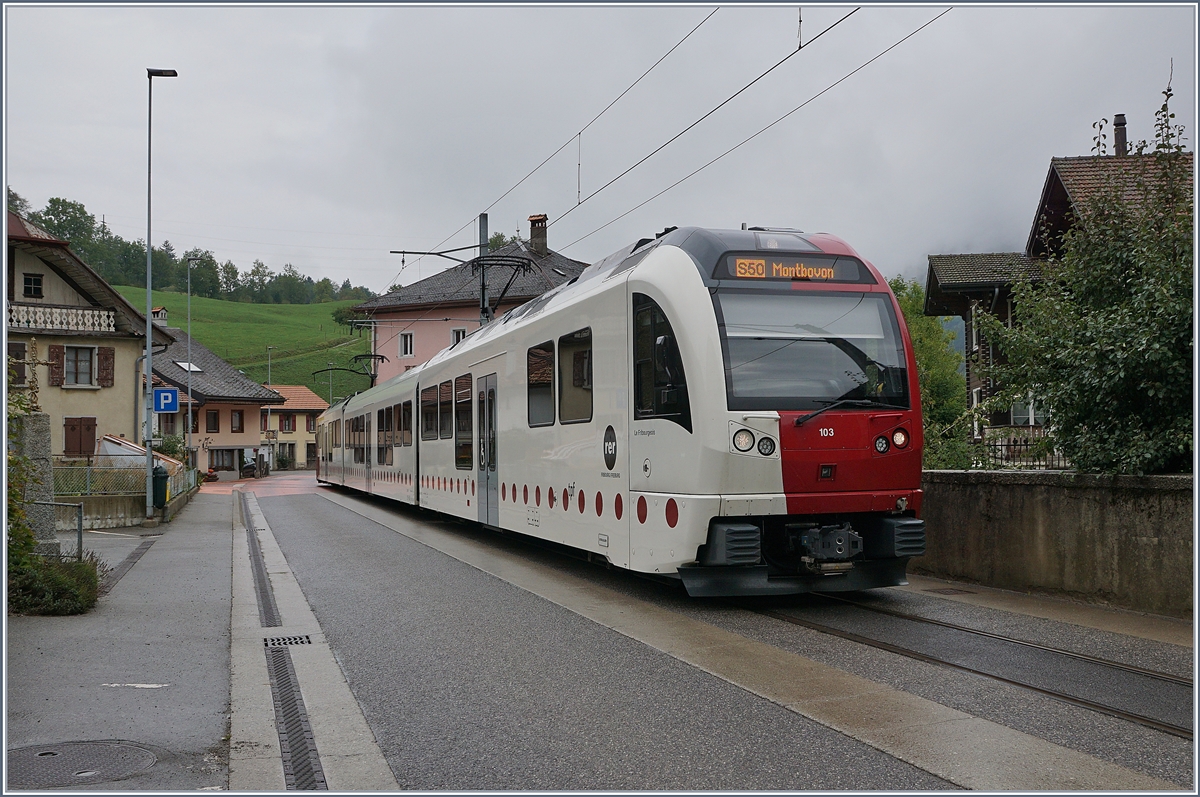 Das letzte Stück der Fahrt nach Montbovon legt der TPF Surf auf der Strasse des gleichnamigen Ortes zurück.
14. Sept. 2018