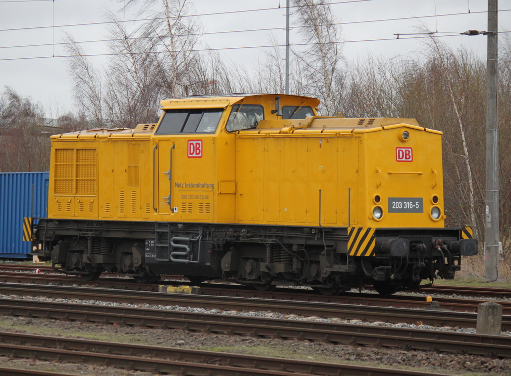 Das Orkantief  Xaver bescherte dem Fotografen im Rostocker Hbf eine gelbe Überraschung.06.12.2013