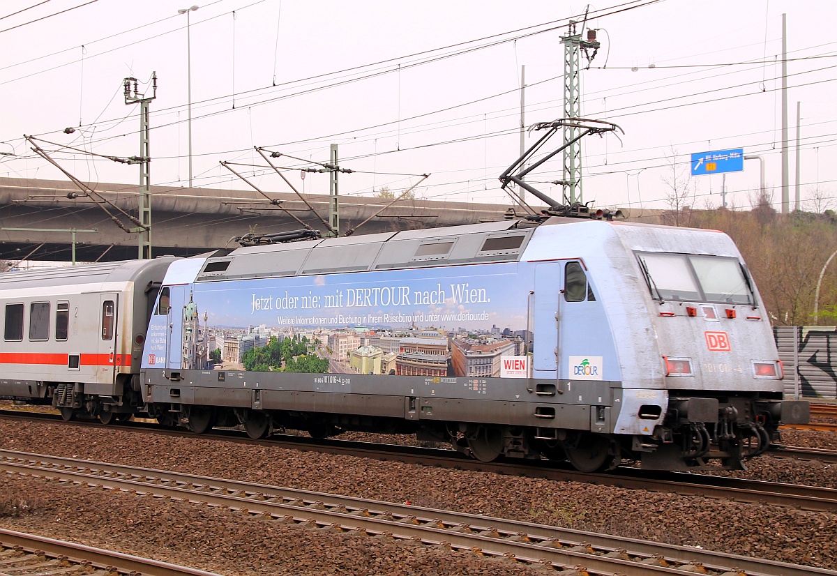 DB 101 016-4  Dertour  als Schublok eines unbekannten IC's aufgenommen am 31.03.2014 in Hamburg-Harburg.