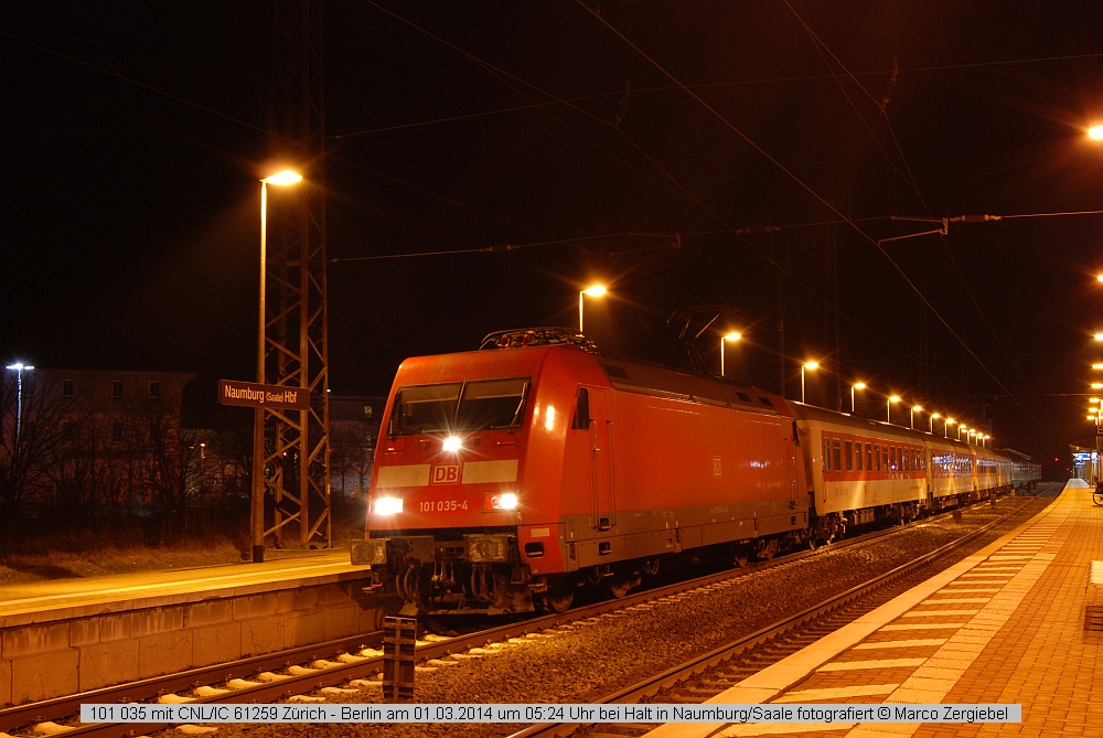 DB 101 035-4 mit dem CNL 1259  Sirius  und dem IC 61259 von Z�rich HB und Erfurt Hbf nach Berlin Lichtenberg, am 01.03.2014 beim Halt in Naumburg Hbf. (Foto: Marco Zergiebel)