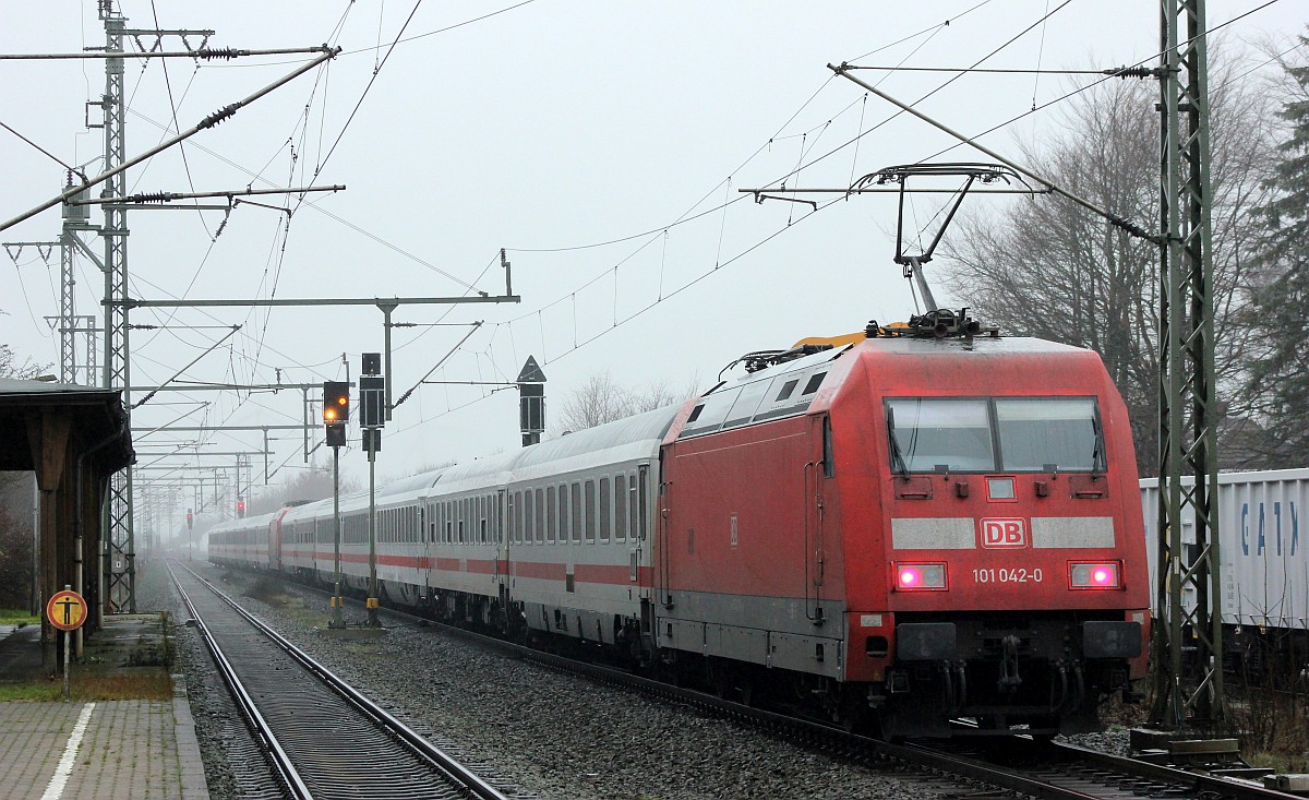 DB 101 042-0(REV/LD X/22.06.16) schob das Ganze Richtung Flensburg. Jübek 07.12.18