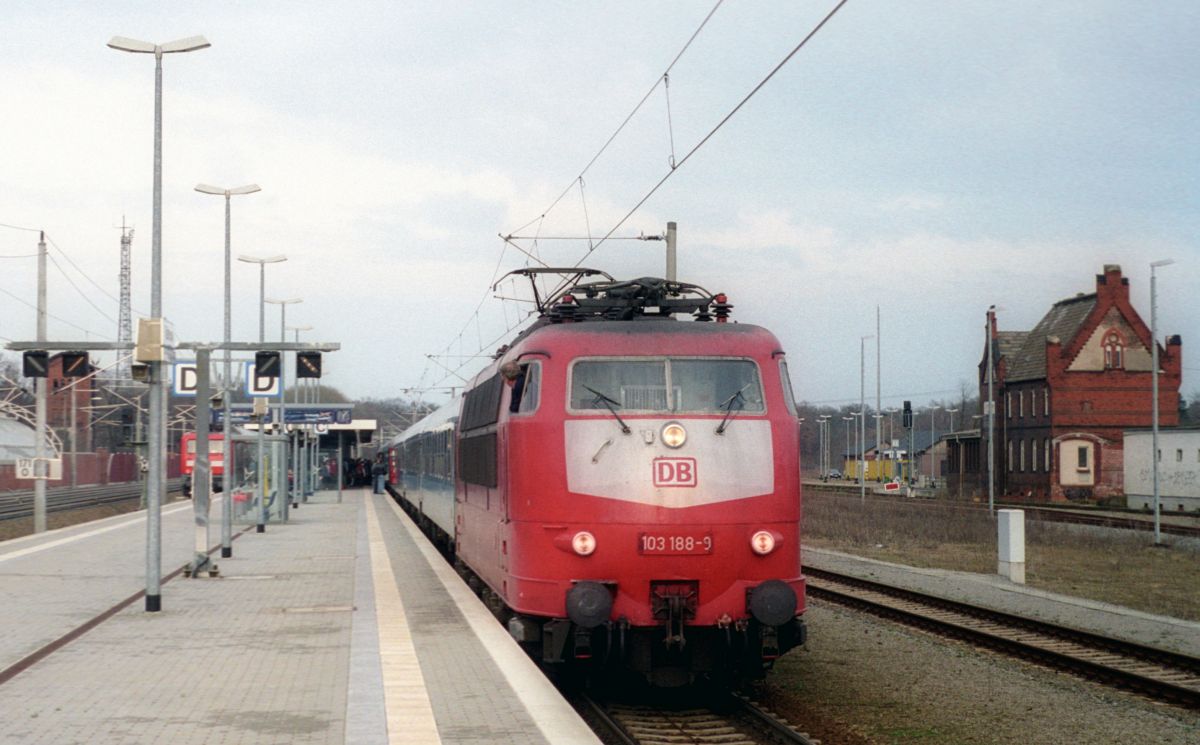 DB 103 188-9 Bhf Rathenow 07.04.2001