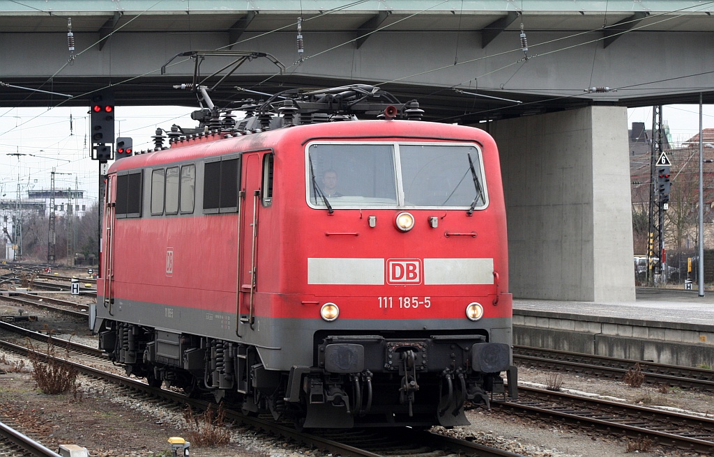 DB 111 185-5 Regensburg Hbf 21.01.2008