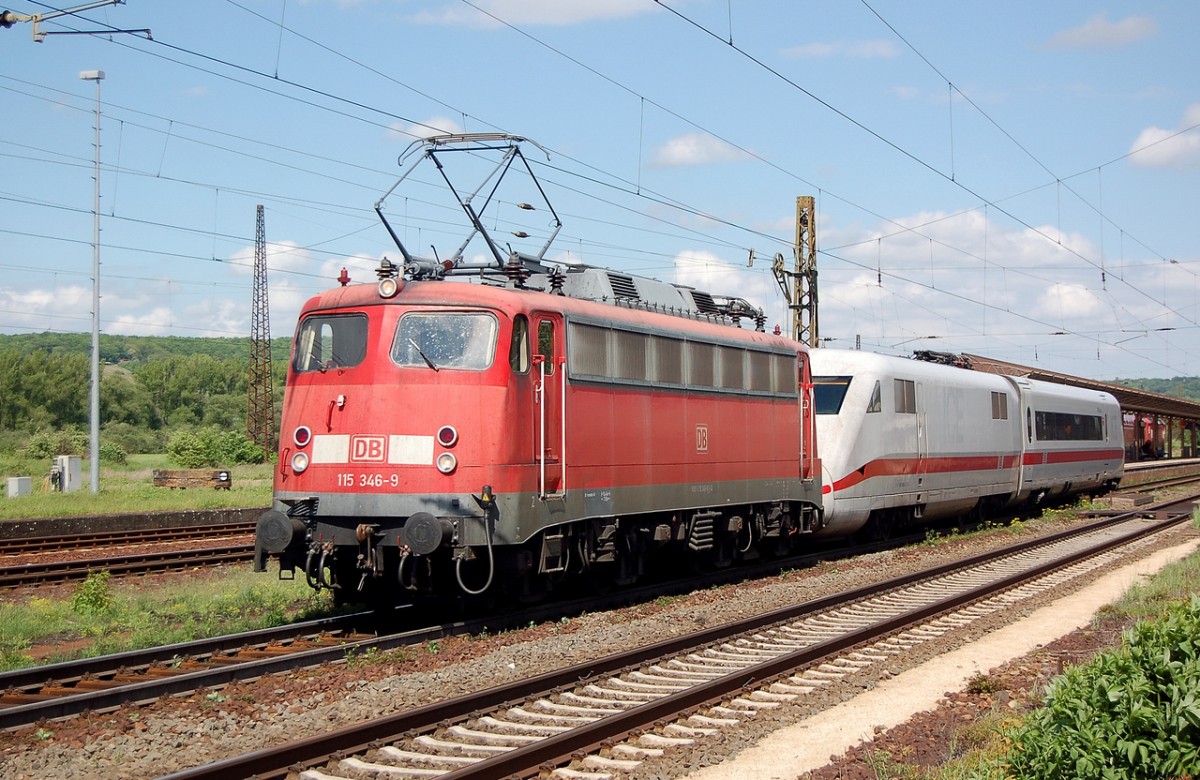 DB 115 346-9 mit den ICE´s 401 084 und 808 030 Richtung Jena, am 07.05.2014 in Naumburg Hbf. (Foto: dampflok015)
