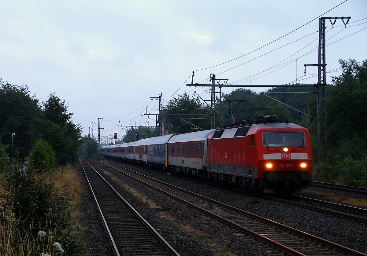 DB 120 120-1 mit dem CNL-Leerzug(HH-Langenfelde - Flensburg)aufgenommen in Jübek am 15.07.2014(21:38h).