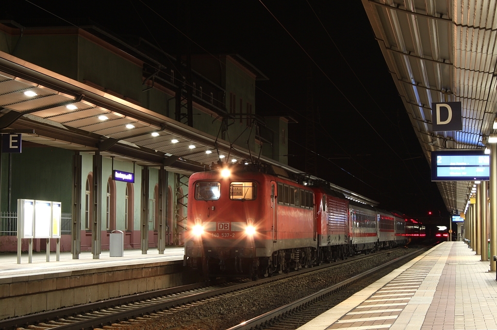 DB 140 537-2 mit dem PbZ 2486 von München-Pasing Bbf nach Leipzig Hbf, am 29.01.2015 in Naumburg Hbf. (Foto: Benjamin Rührich)