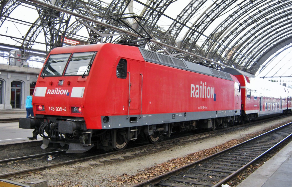 DB 145 039 steht in Dresden Hbf am 7 Mai 2011.