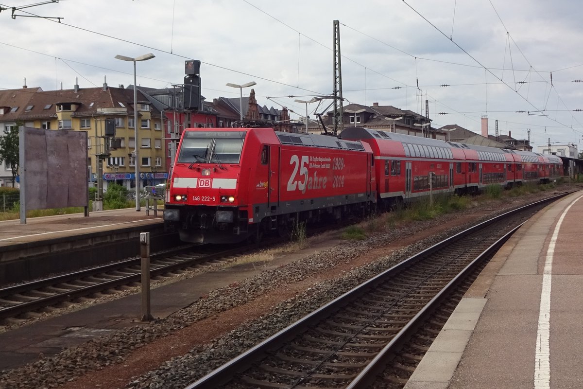 DB 146 222 steht am 30 Mai 2019 in Offenburg. 