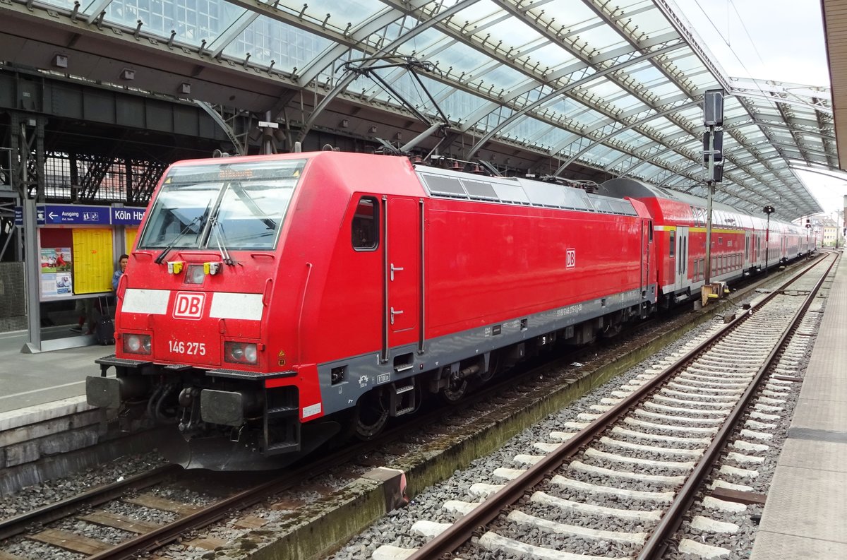 DB 146 275 steht am 8 Juni 2019 in Köln Hbf. 