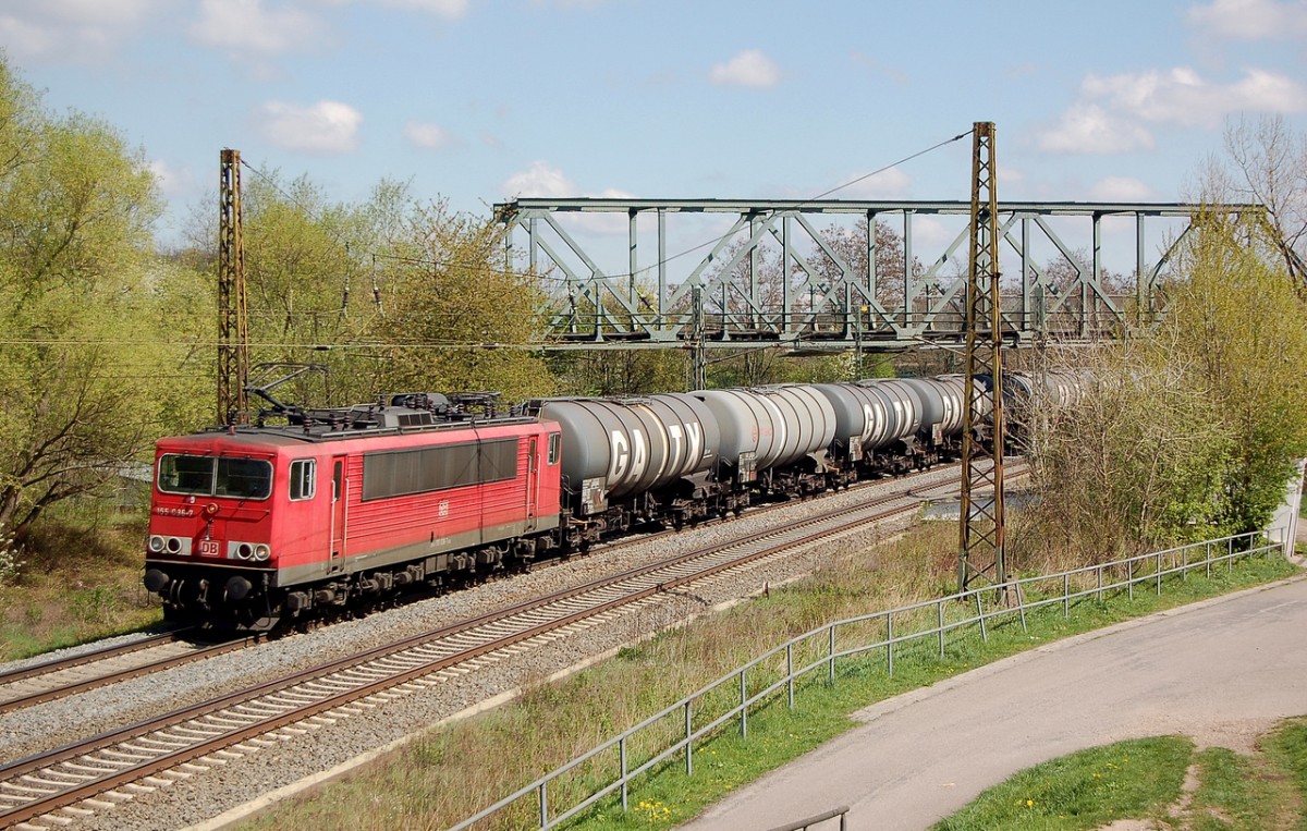DB 155 036-7 mit Kesselwagen Richtung Bad K�sen, am 16.04.2014 in Naumburg Hbf. (Foto: dampflok015)