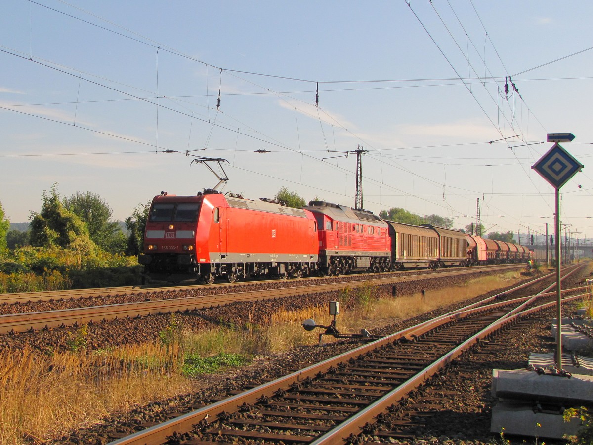 DB 185 003-1 + 232 330-1 mit gemischten G�terzug Richtung Bad K�sen, am 07.09.2013 in Naumburg Hbf.