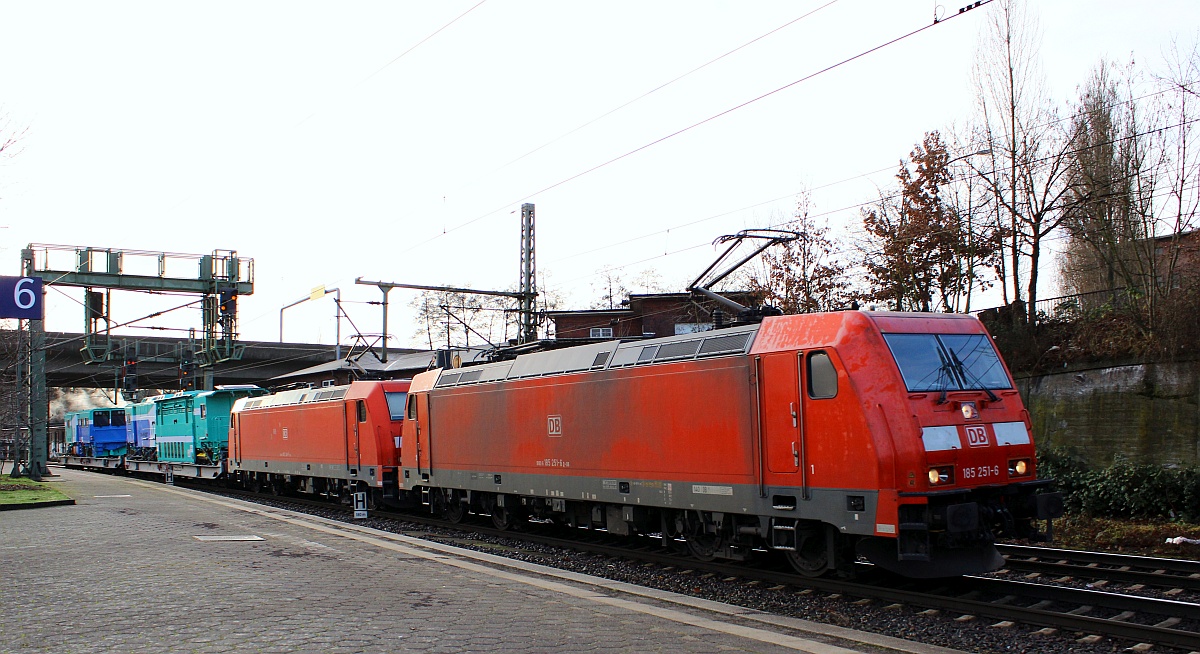 DB 185 251 + 241 mit P&T Stopmaschine für s Ausland. Hamburg-Harburg 15.01.2022